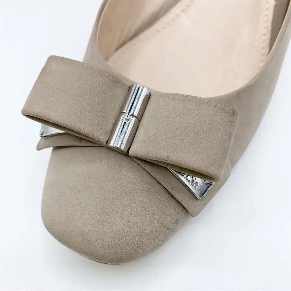 Louise et Cie 'Isolde' Taupe Suede‎ Bow Pump Sz 9.5